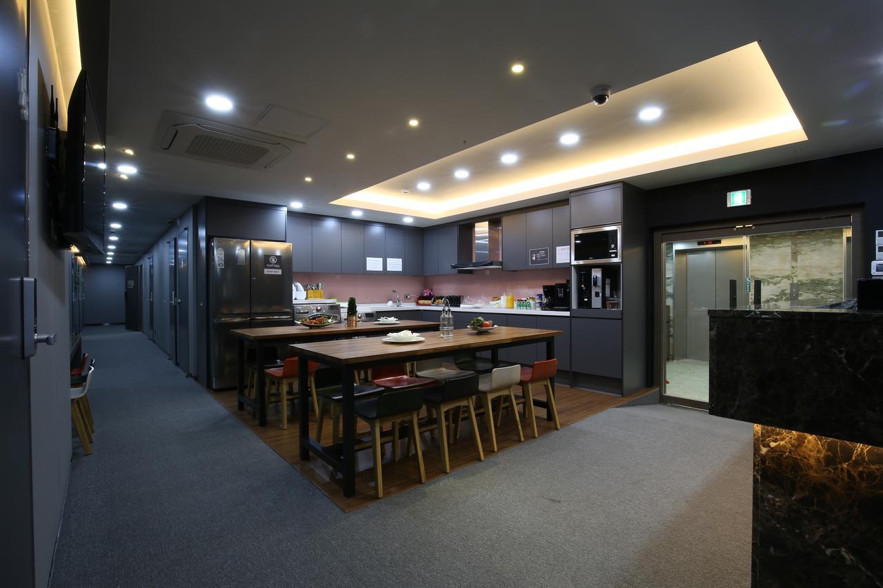 Philstay Myeongdong Seoul Exteriör bild