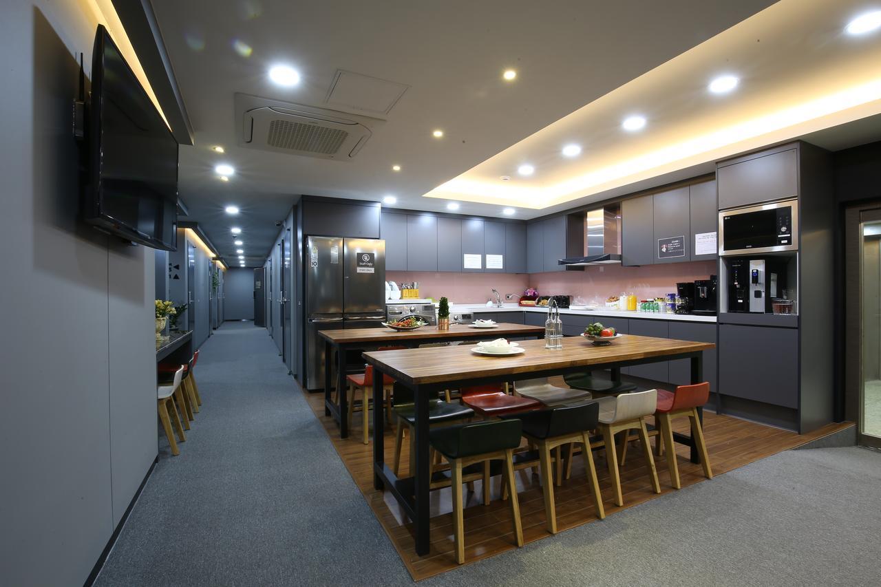 Philstay Myeongdong Seoul Exteriör bild